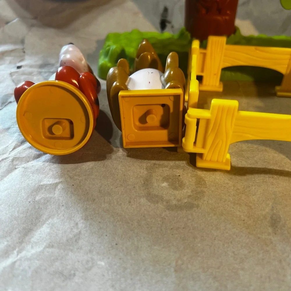 Kid Connection Zoo Play Set Jungle Treehouse with 8 Animal Figures